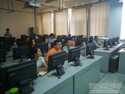 财经学院携手知名软件公司，共筑虚拟桌面云培训新篇章，深化计算机软硬件研发合作